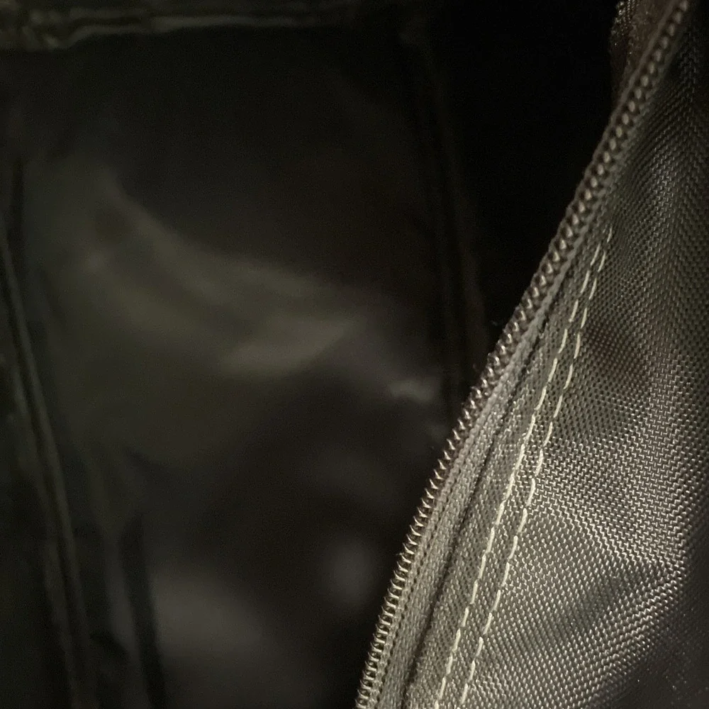 Samsonite Oyster Black + Red Trim Medium Shoulder Strap Bag Luggage Vintage 1987